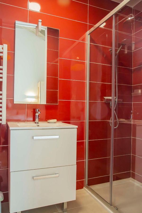 Une Chambre A L'Economat Бордо Экстерьер фото