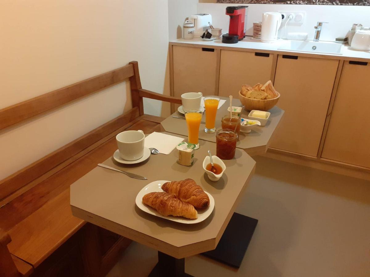 Une Chambre A L'Economat Бордо Экстерьер фото